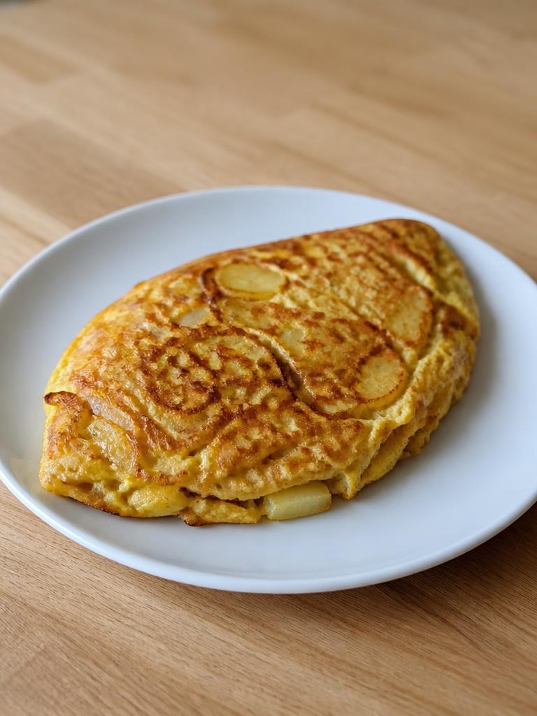 Omelette aux pommes de terre et oignon