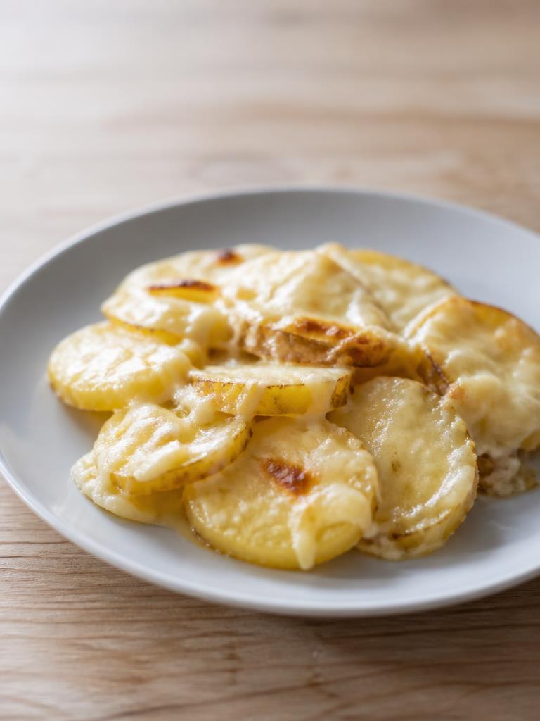 Pommes de terre fondantes au fromage à raclette