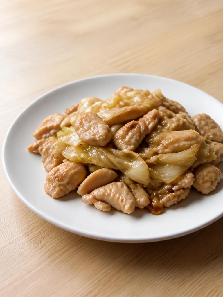 Poulet sauté au chou blanc et sauce soja