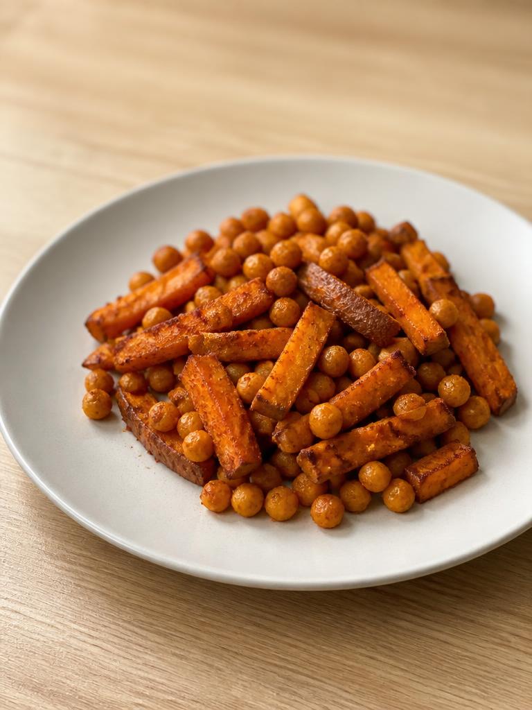 Frites de patate douce et pois chiches au paprika