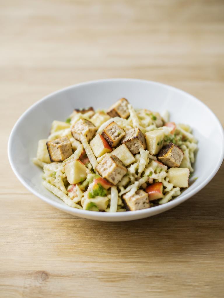 Salade de tofu fumé, chou blanc et pomme