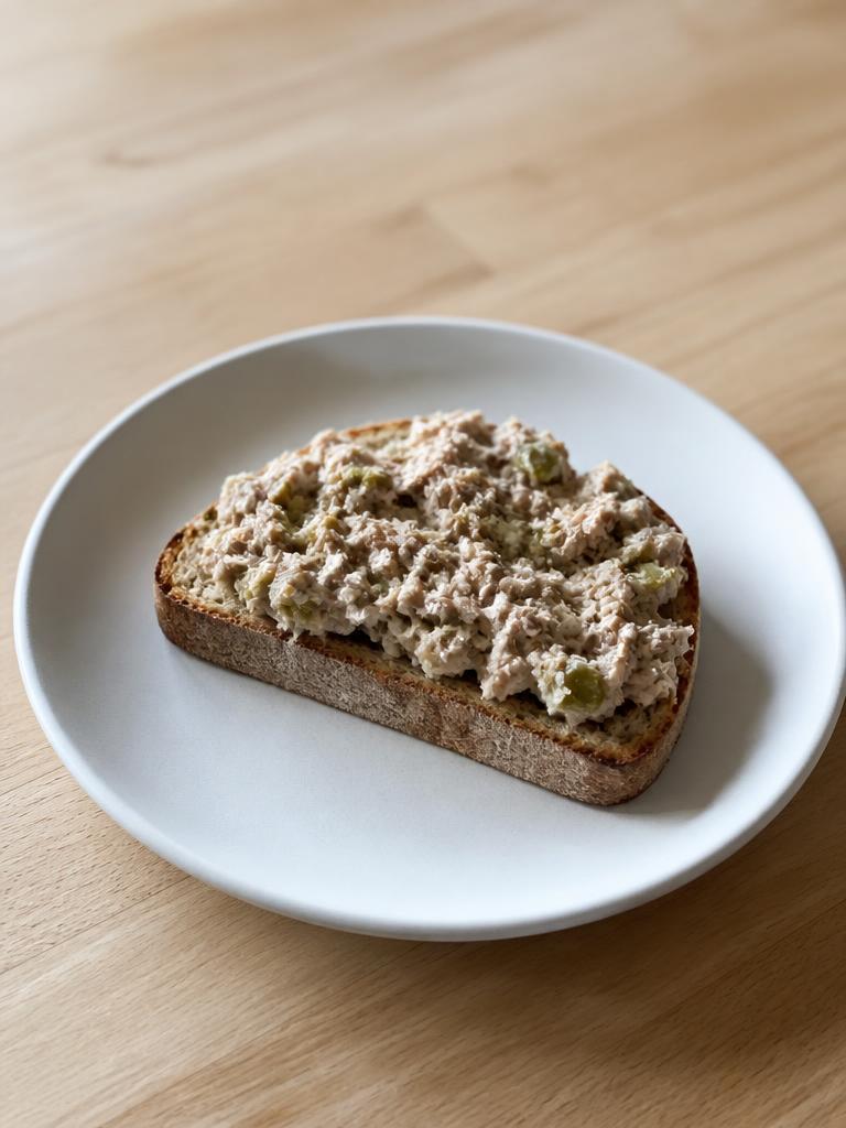 Tartines au thon et aux cornichons