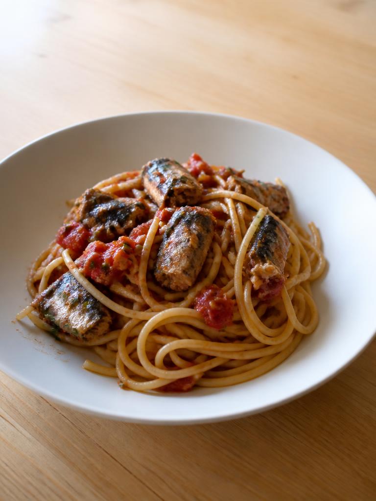 Spaghetti aux sardines et tomate