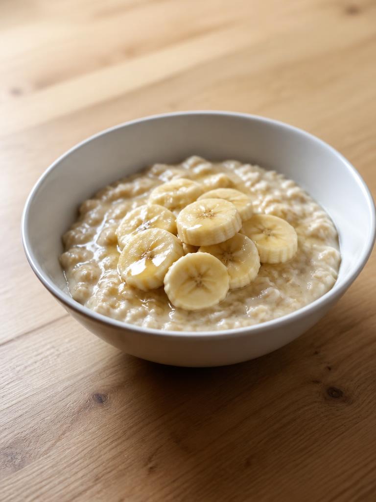 Porridge d'avoine au lait et à la banane