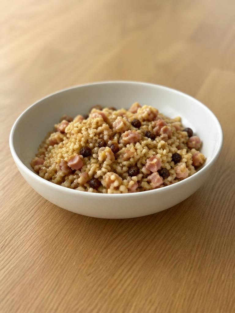 Bowl de semoule au jambon et raisins secs