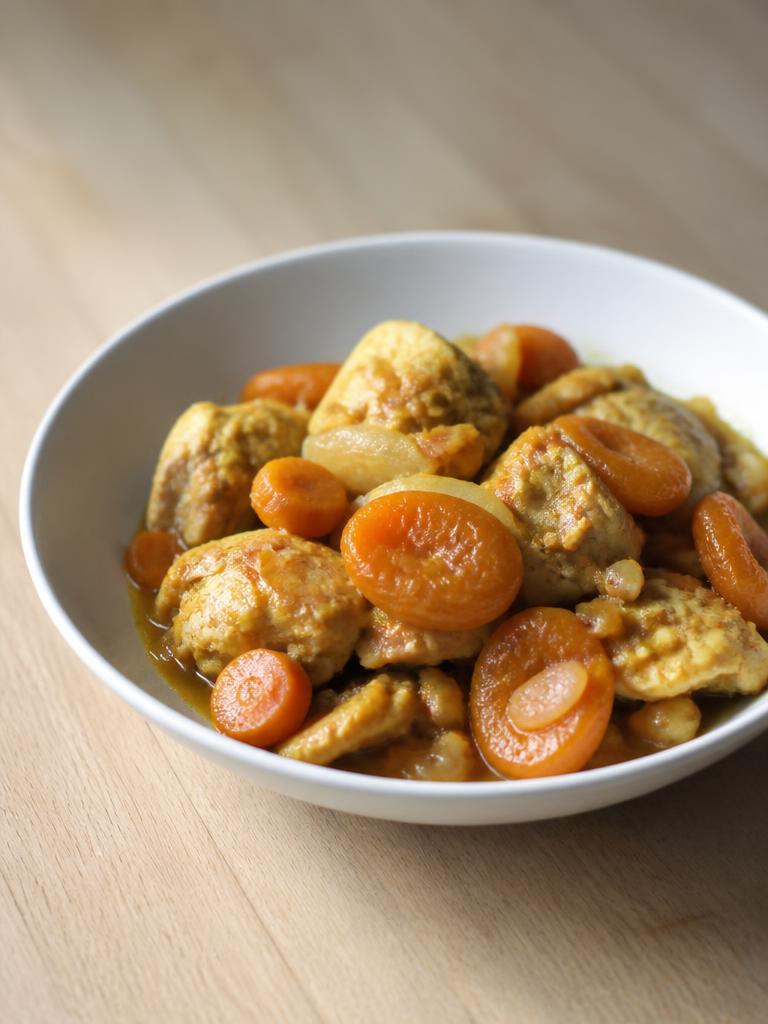 Tajine de dinde aux abricots secs et carottes