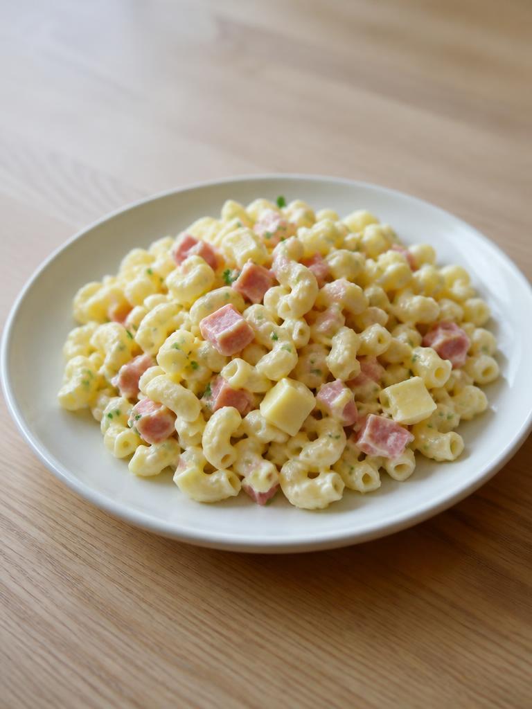 Salade de coquillettes au jambon et comté