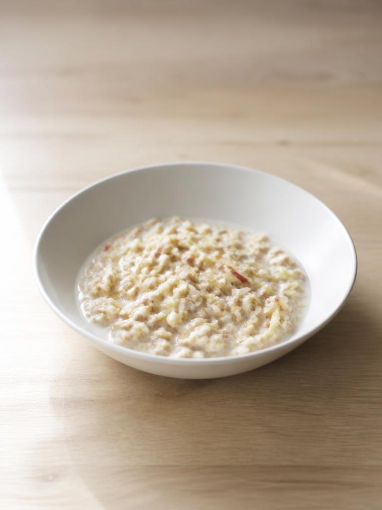 Muesli au lait et à la pomme râpée