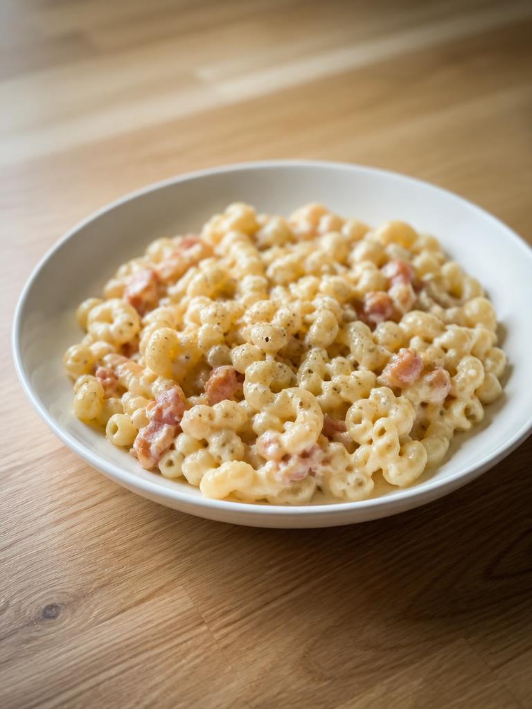 Coquillettes carbonara à la crème