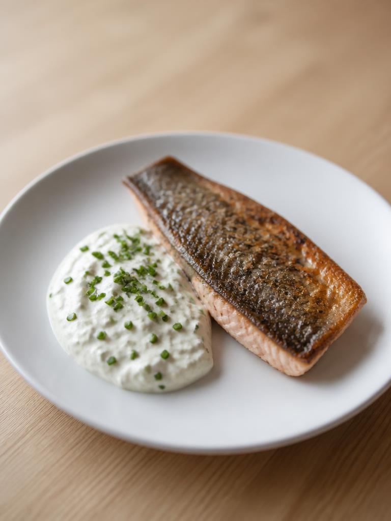 Truite poêlée, fromage blanc et ciboulette