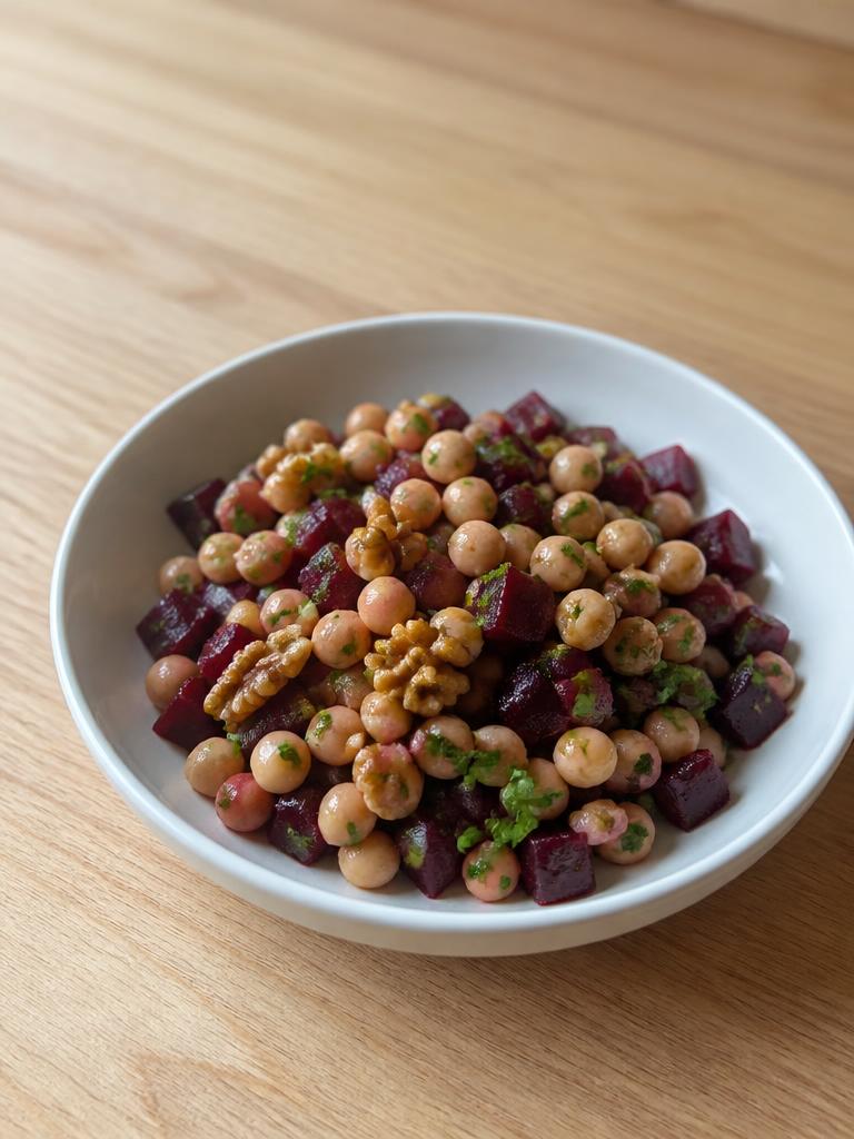 Salade de pois chiches, betterave et noix