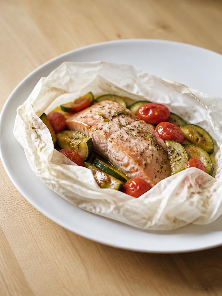 Papillote de saumon aux courgettes et tomates cerises
