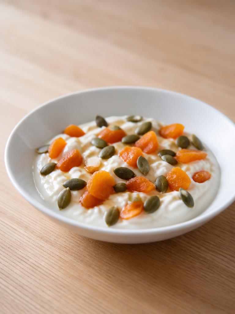 Yaourt grec aux abricots secs et graines de courge