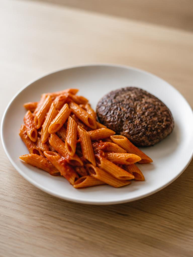 Penne à la tomate et steak haché