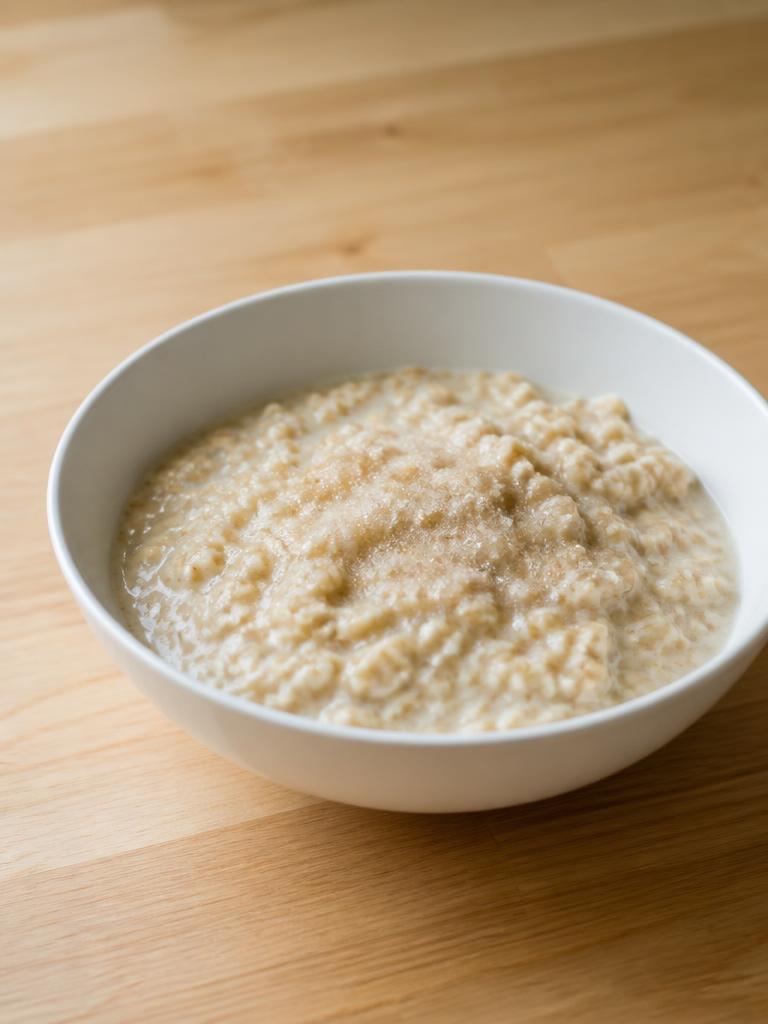 Flocons d'avoine au lait froid et au sucre