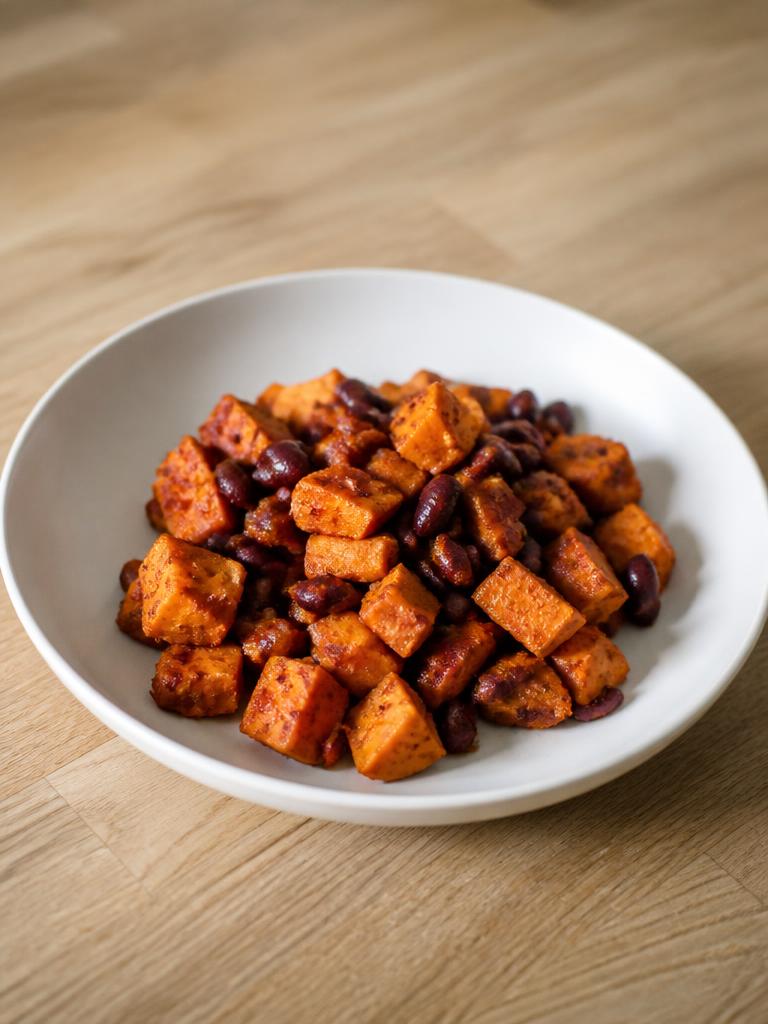 Patates douces rôties aux haricots rouges et paprika