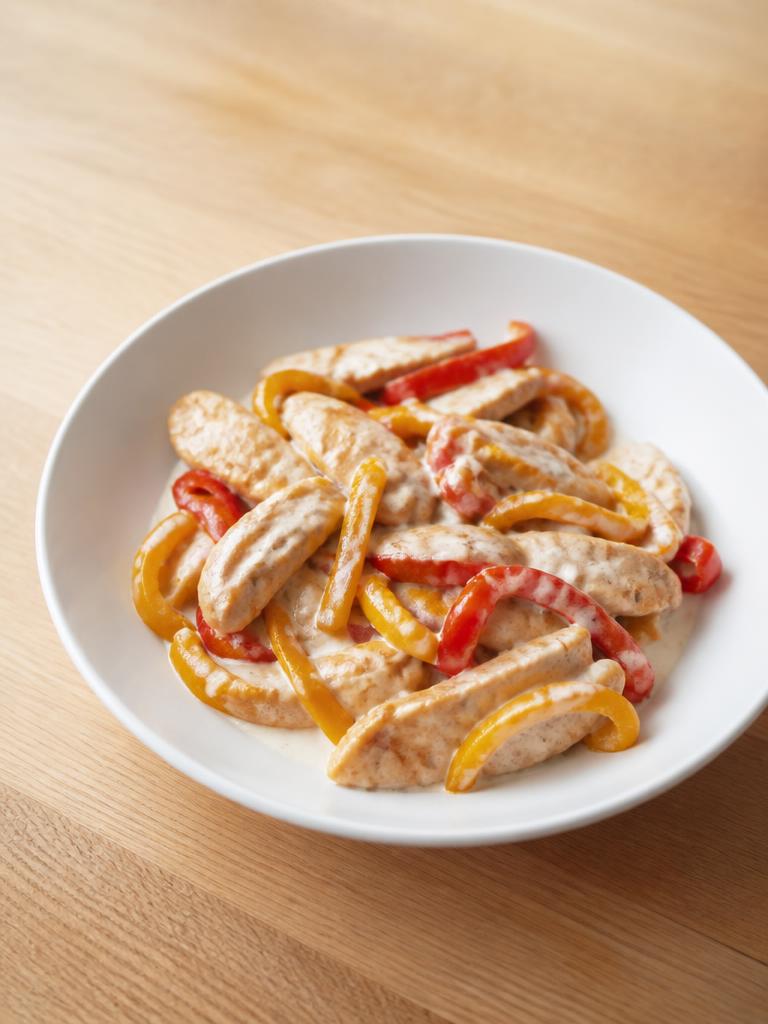 Émincé de poulet aux poivrons, sauce fromage blanc