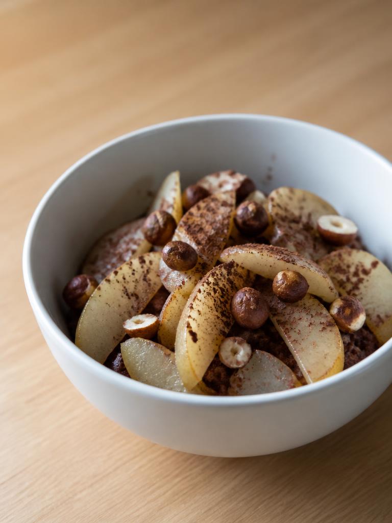 Bol de poire, noisettes et cacao