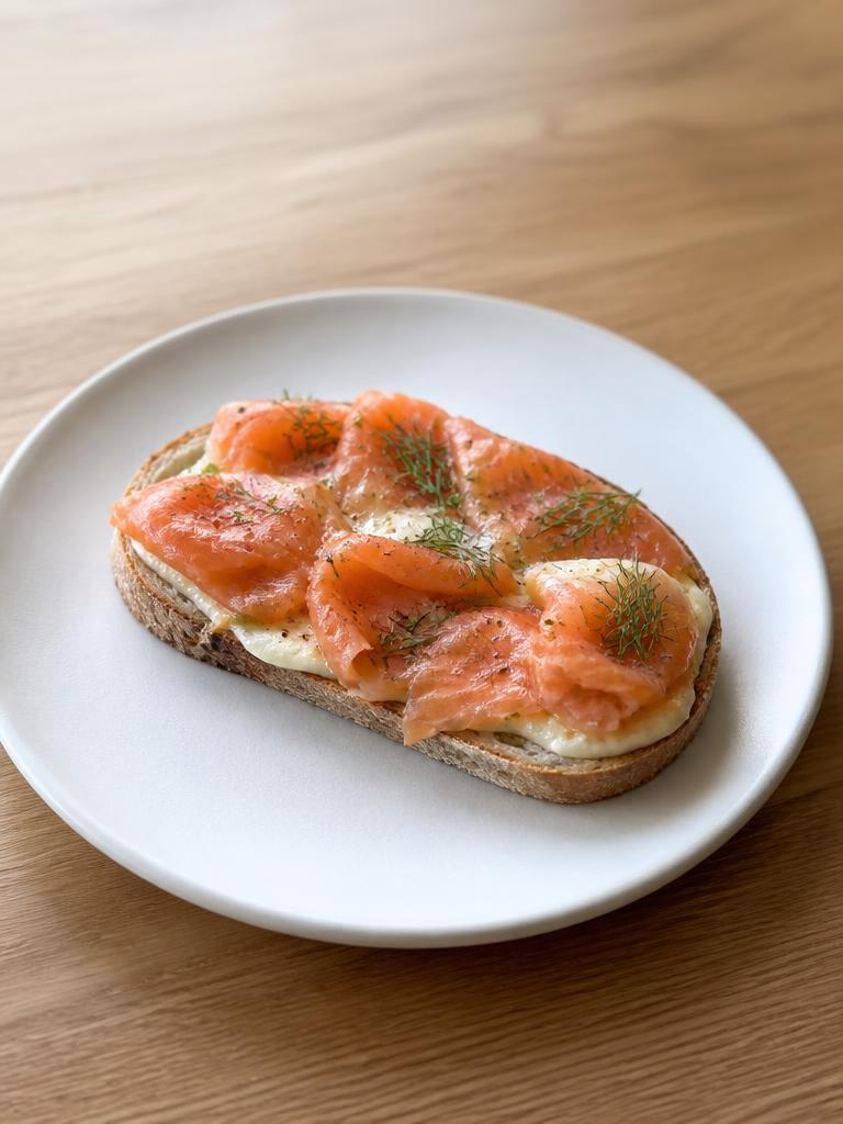 Tartines chaudes au saumon fumé et fromage frais