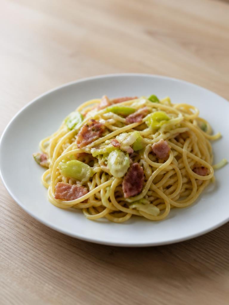 Spaghetti aux lardons et poireaux