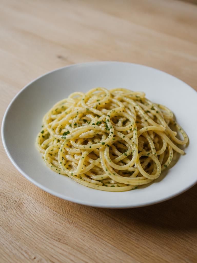 Spaghetti à l'ail, huile d'olive et persil