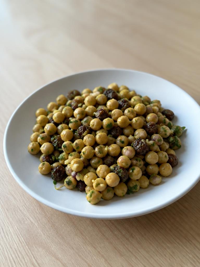 Salade de pois chiches au curry et raisins secs